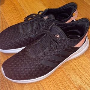 Black Cloudfoam Adidas Sneakers!